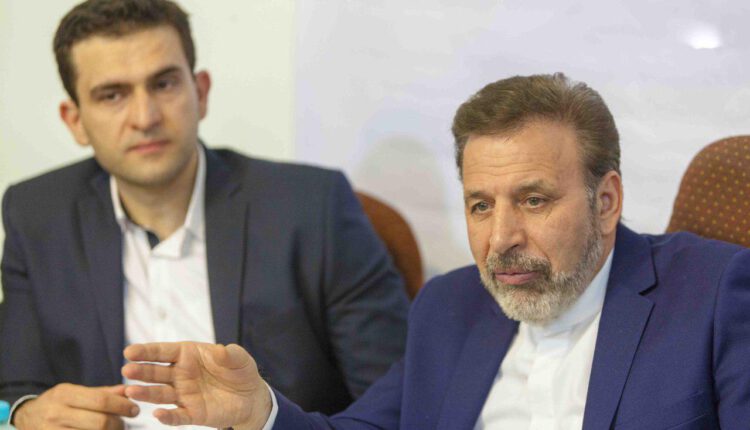 محمود واعظی و علی بهرامی، رییس حزب اعتدال و توسعه در کرمان