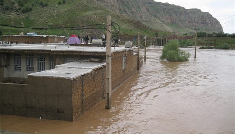 کمک به سیل زدگان